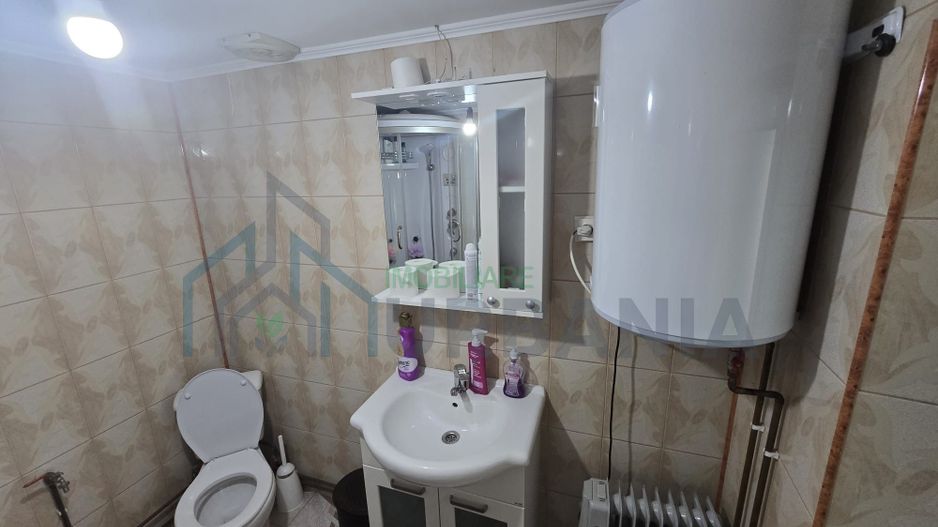 Casă cu teren de 1,4 hectare și vie, în Raducaneni - 3 camere - Poză 2