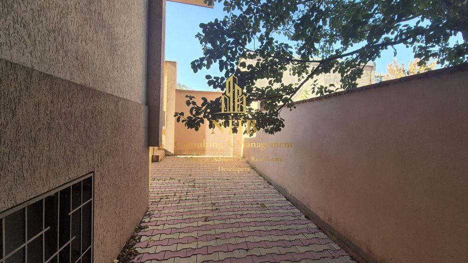 Ap 3 camere cu parcare subterana si curte in vila in zona Dămăroaia - Poză 6