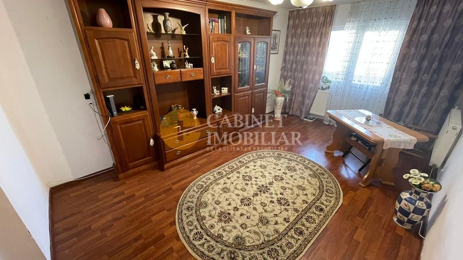 Tudor Vladimirescu str Tepes Voda - decomandat- an 1978 - mobilat - Poză 2