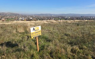 Teren 660mp Intravilan cu Utilitati, Sub Padure - Poză 3