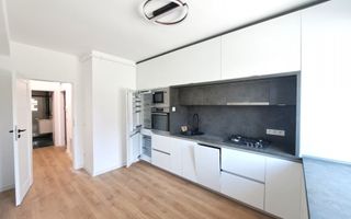 Apartament Sibiu 3 camere, 2 bai, terasa si boxa - Poză 3
