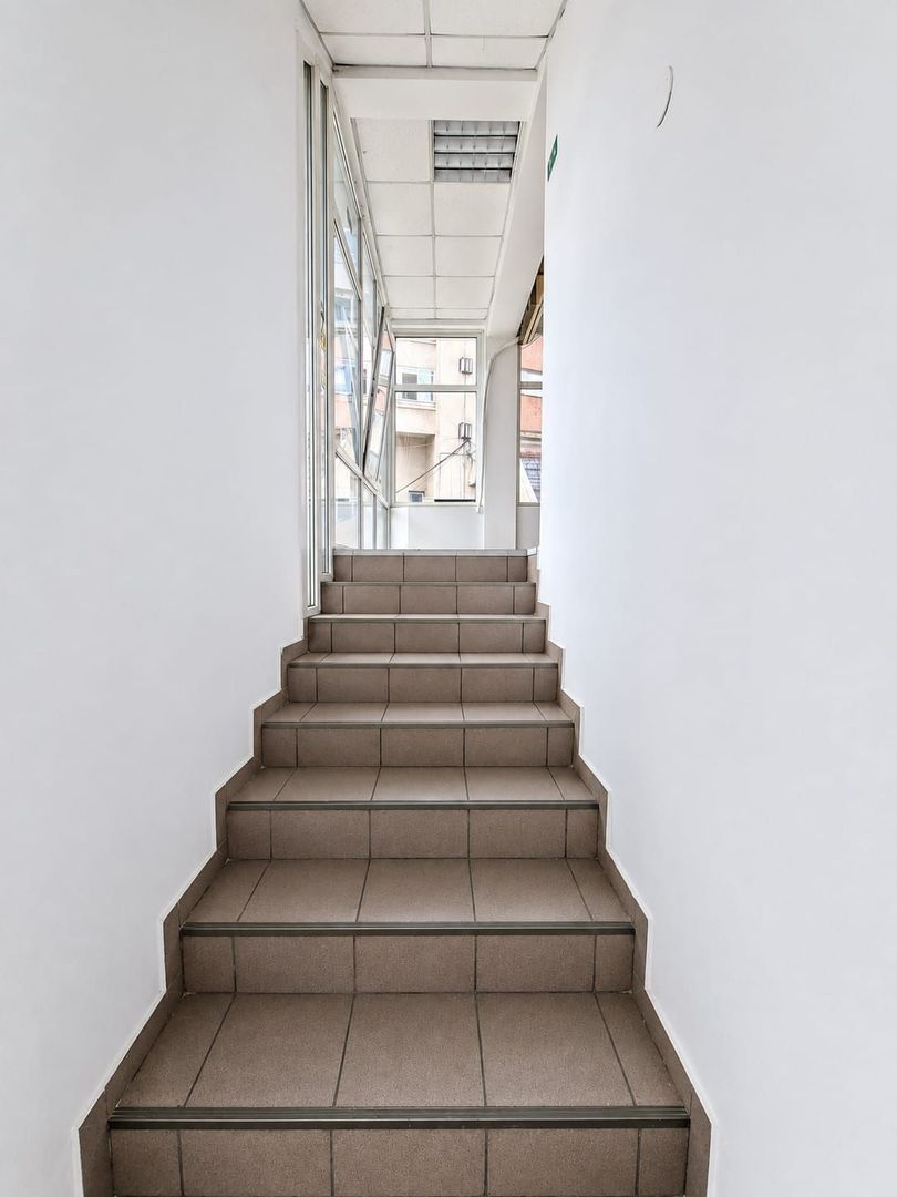 Inchiriere spatiu comercial-sala diverse Centru Pitesti - Poză 3