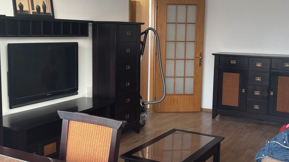 2 camere mobilat, parcare inclusa, 5 min metrou Costin Georgian - Poză 3