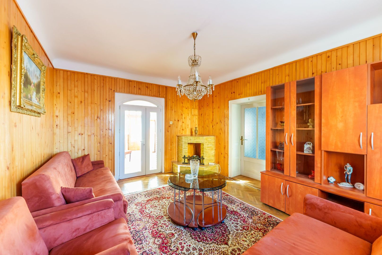 Casă deosebită, în centrul localității Târnova - Poză 3