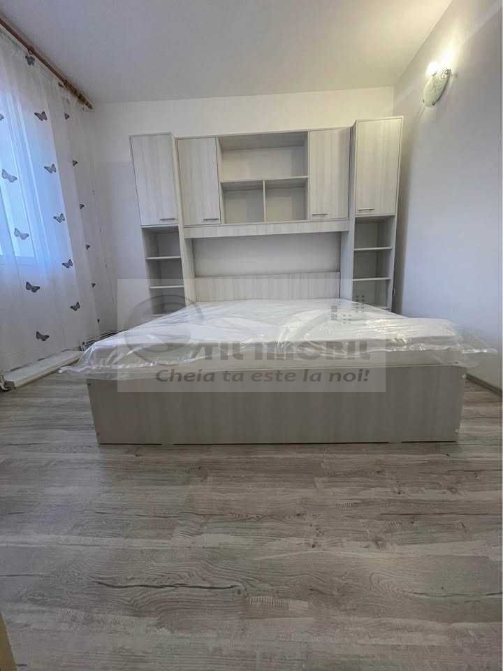 Apartament 3 camere decomandat – Podu Roș- 490 Euro - Poză 1