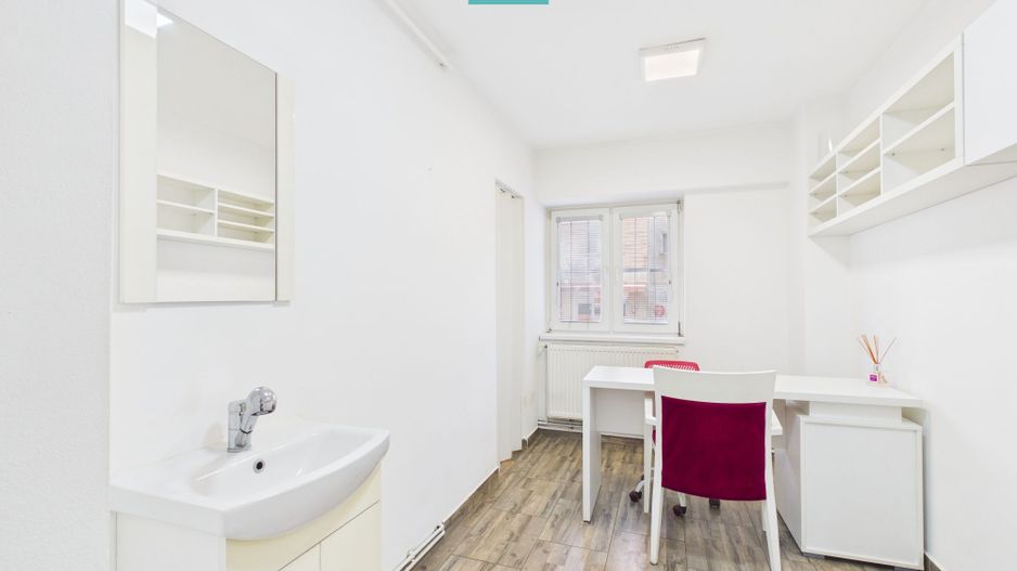 Spațiu Manichiură în salon - Poză 1