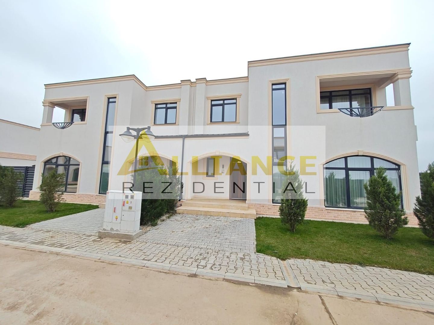 Duplex - 5 camere - 3 bai - la intrare in comuna Berceni - Poză 3