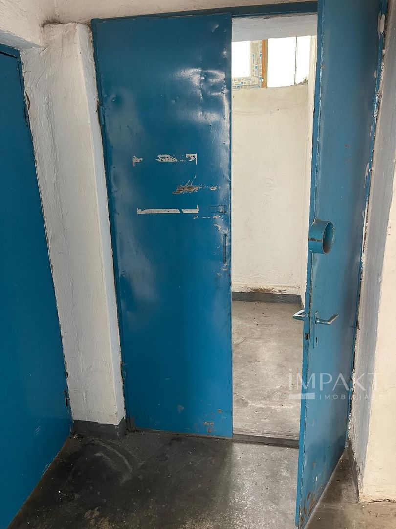 Hala de 250 mp la inchiriat open-space zona Piata 1 Mai - Poză 14