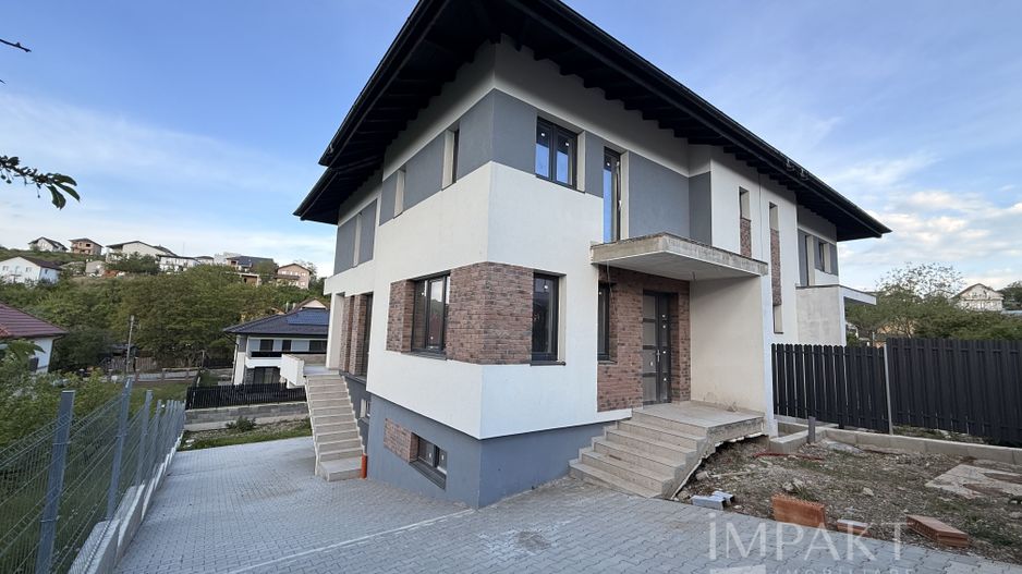 Casa cuplata cu garaj dublu, in Dezmir! - Poză 2
