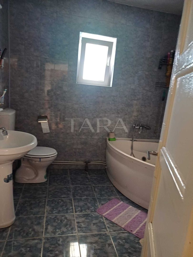 Casa individuala, zona centrala, poziționare excelentă, teren generos. - Poză 5