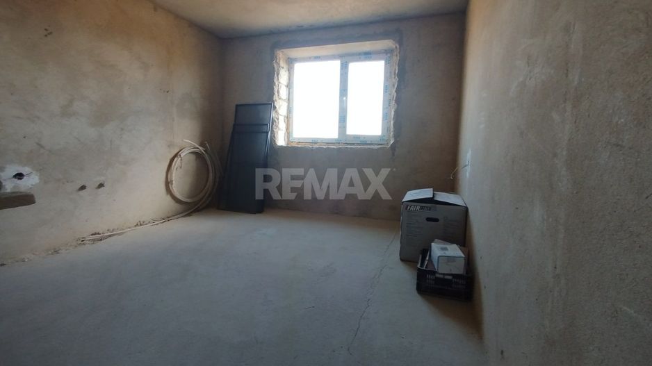 CASĂ CU 2 NIVELE – 136 m² | 4 DORMITOARE | 7 ARI ANENII NOI - Poză 10