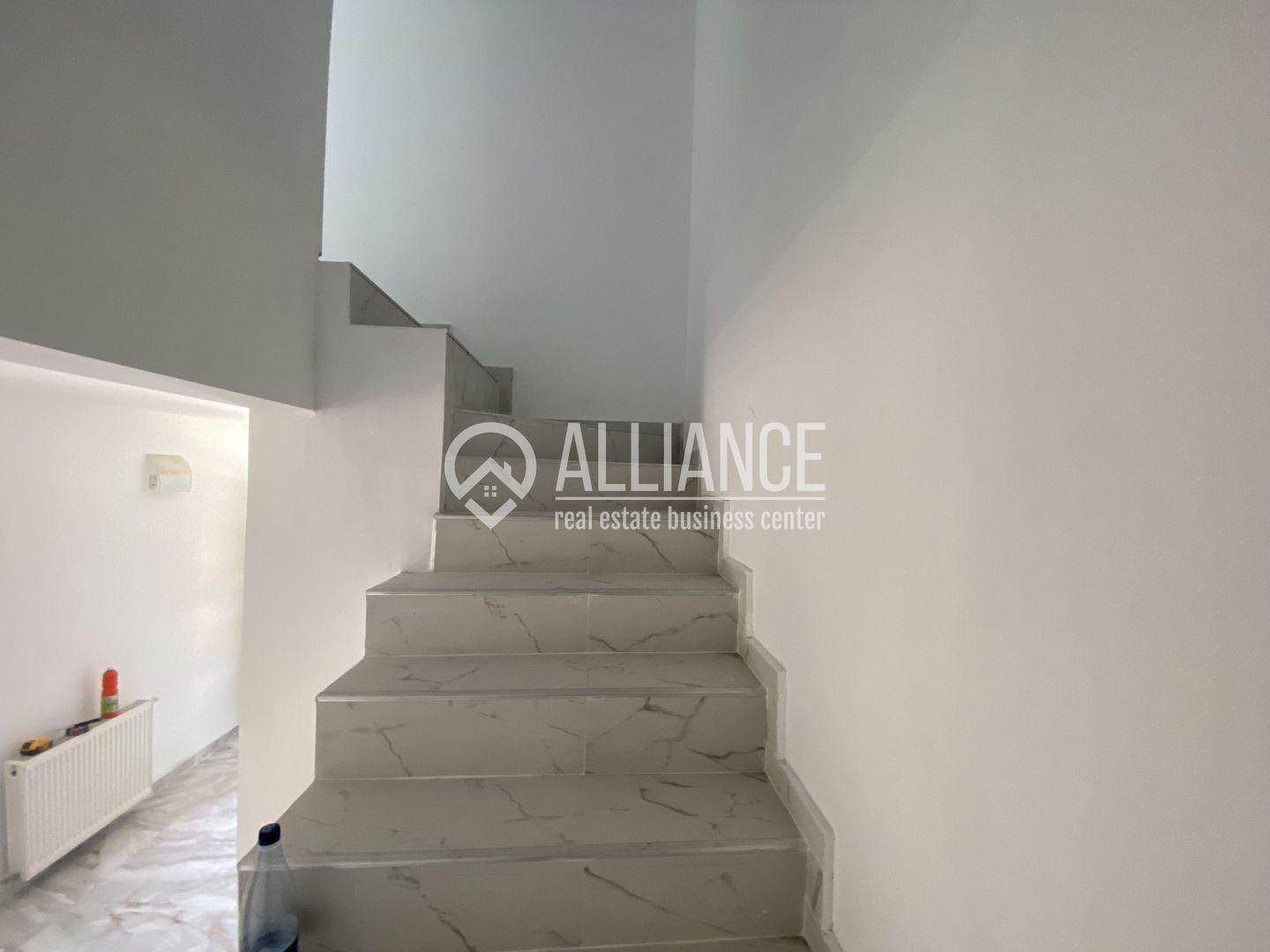 VALU LUI TRAIAN(COD 07) -Casa P+M 5 camere cu teren de 300 mp - Poză 4