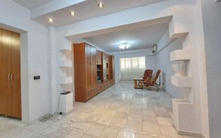 Vand Apartament spatios cu 4 camere de vanzare pe Bdul Decebal - Poză 2