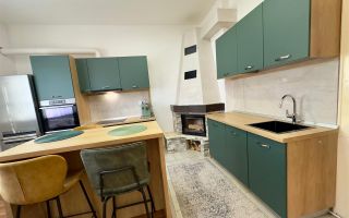 Apartament la casă renovat complet, 76 mp, pod mansardabil și terasă - Poză 2