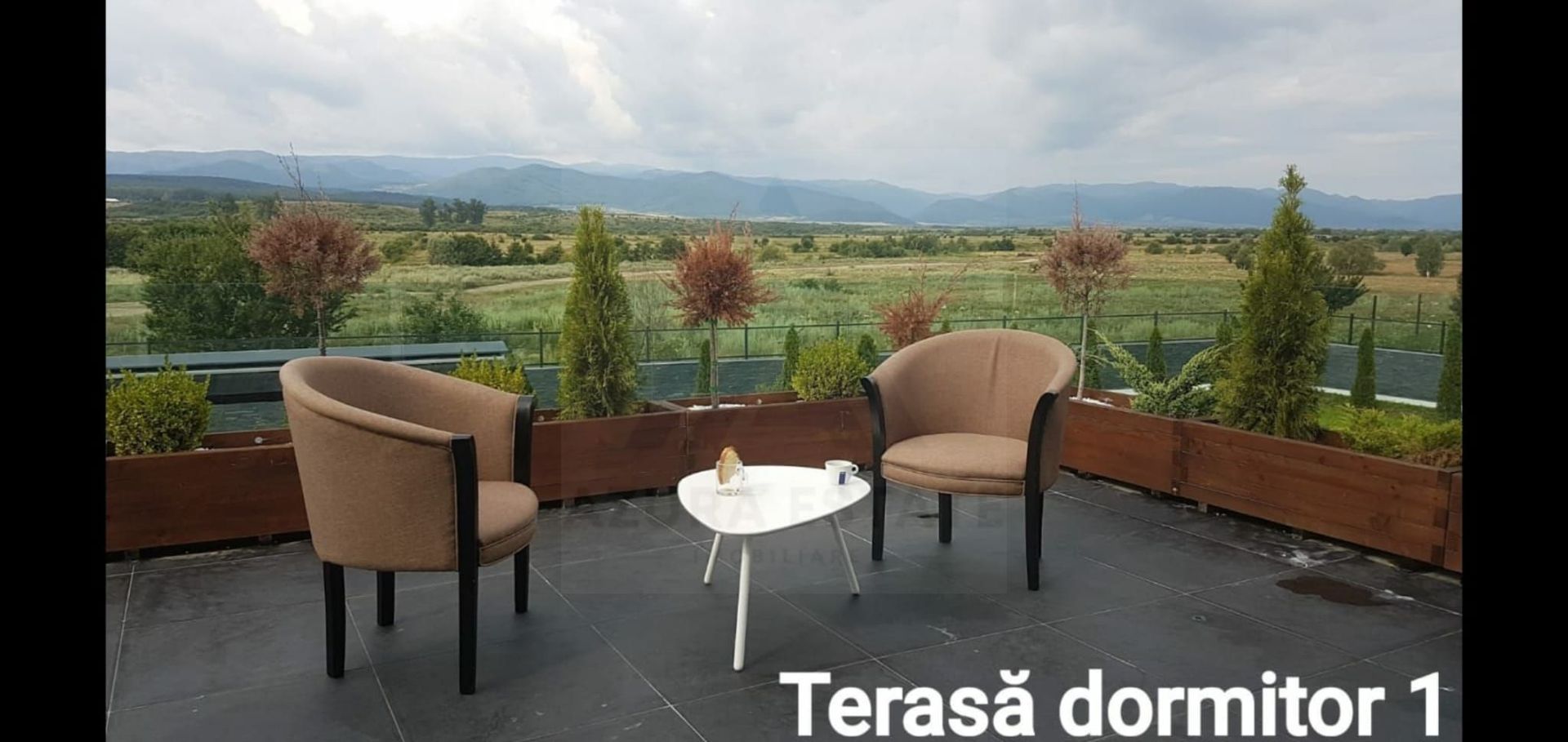 Vila ultrafinisata 550 mp utili si 2000 mp teren amenajat in Sibiu - Poză 18