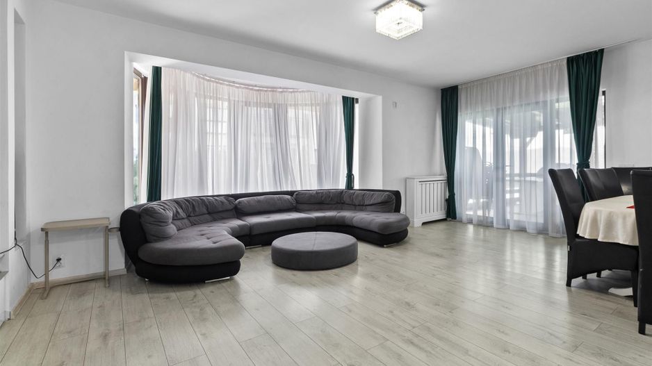 Comision 0% Vila superba in Sanpetru  5 camere si teren de 1644 mp - Poză 4