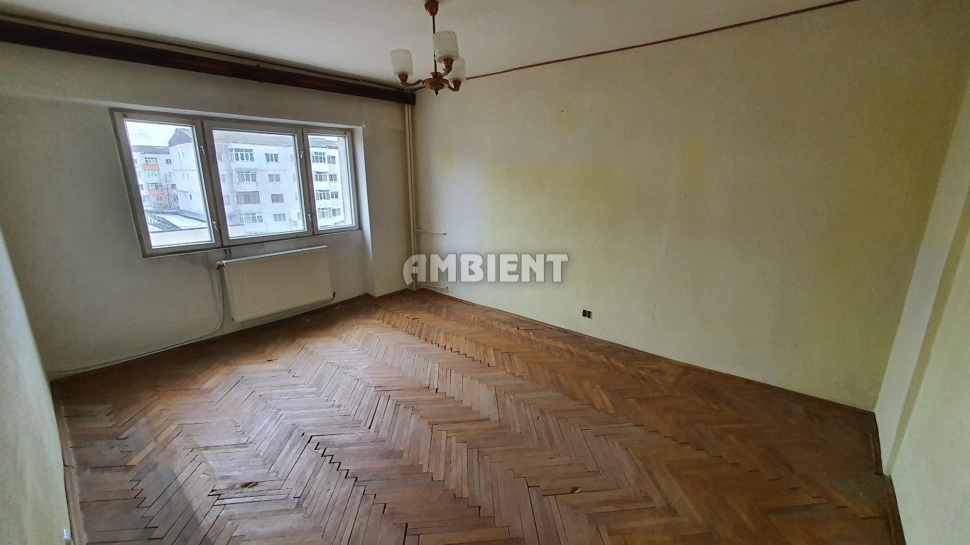Apartament 3 camere, decomandate, etaj 3, zonă ultracentrală; - Poză 2