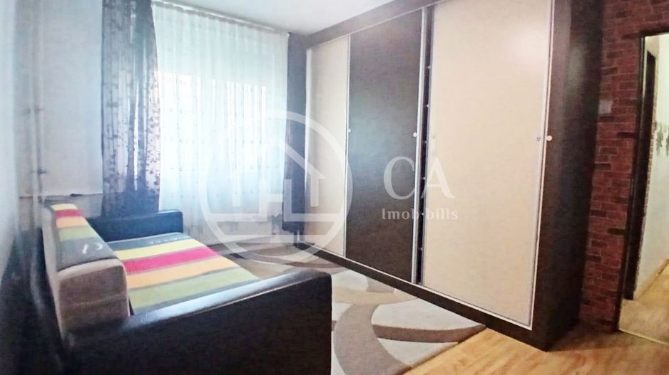 Apartament cu 2 camere de vanzare in zona Rogerius, Oradea - Poză 1