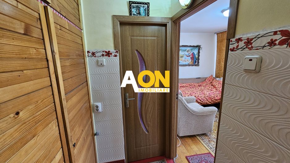 Apartament 3 camere, etaj 1, zona Piata Cetate - Poză 2