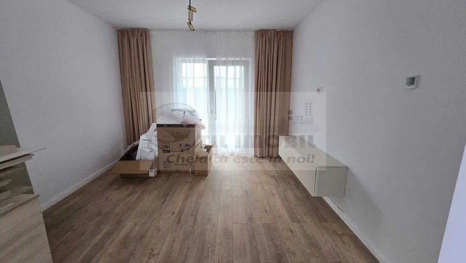 Casa/Vila de inchiriat - 800 euro - Poză 2