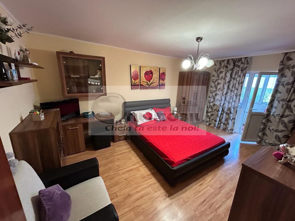 Apartament 4 camere decomandat 2 bai 79mp Nicolina-Frumoasa - Poză 8