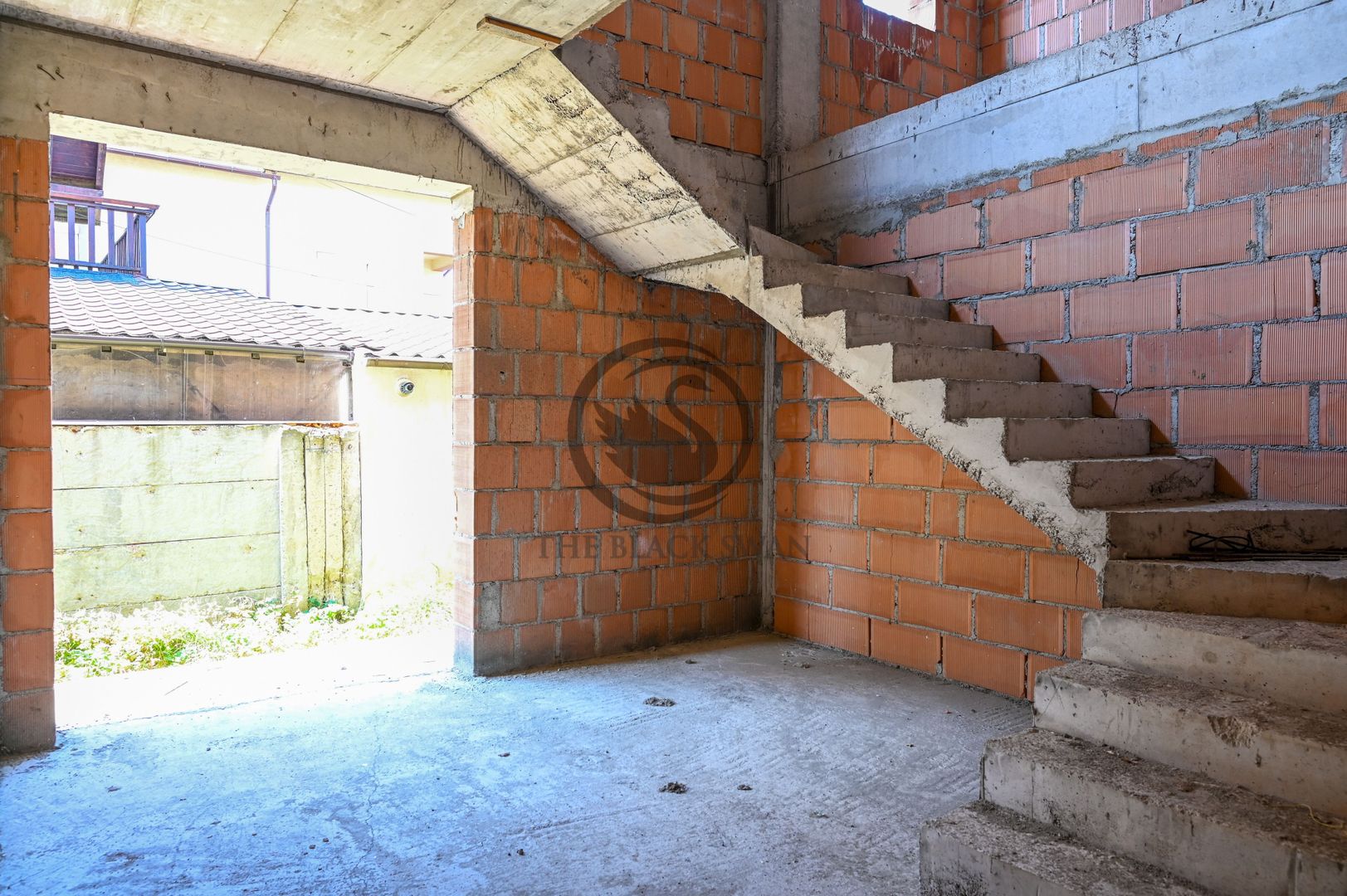 Casa la rosu de vanzare I Moderna I Zona Centrala - Ploiesti - Poză 11