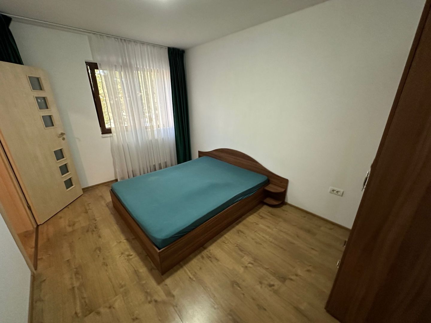 Casă / Vilă cu 4 camere de vanzare  în zona Aradului - Poză 13