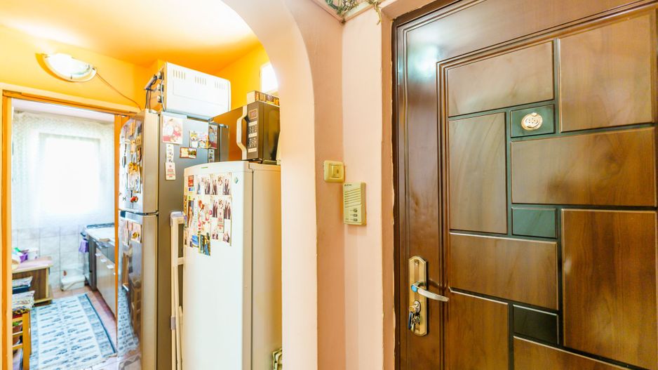 Apartament cu 3 camere în cartierul Vlaicu - Poză 1
