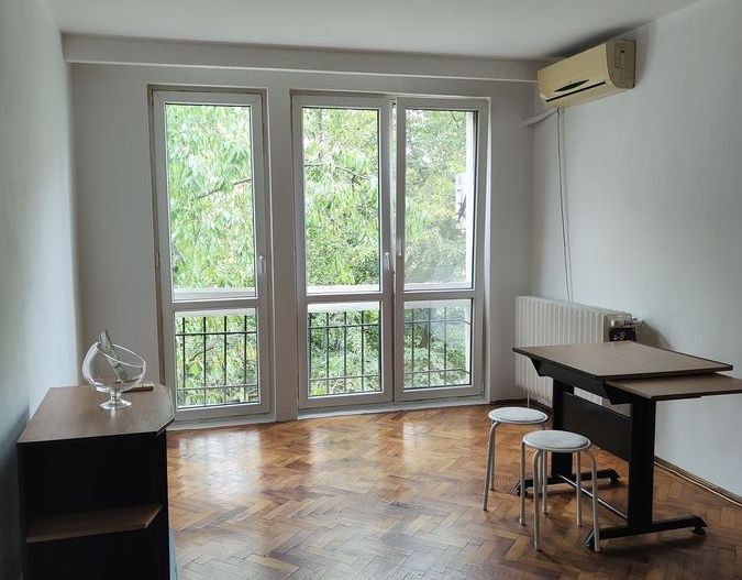 Vanzare apartament luminos de 2 camere in Titan-Lotru, pret negociabil - Poză 3