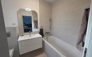 Vilă  cu mansardă, piscină și design modern – Tunari - Poză 18