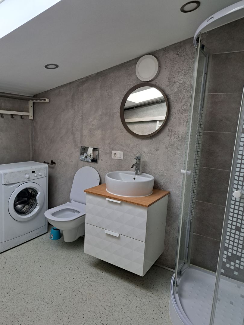 Studio cochet de închiriat în mansardă, inima orașului! - Poză 7