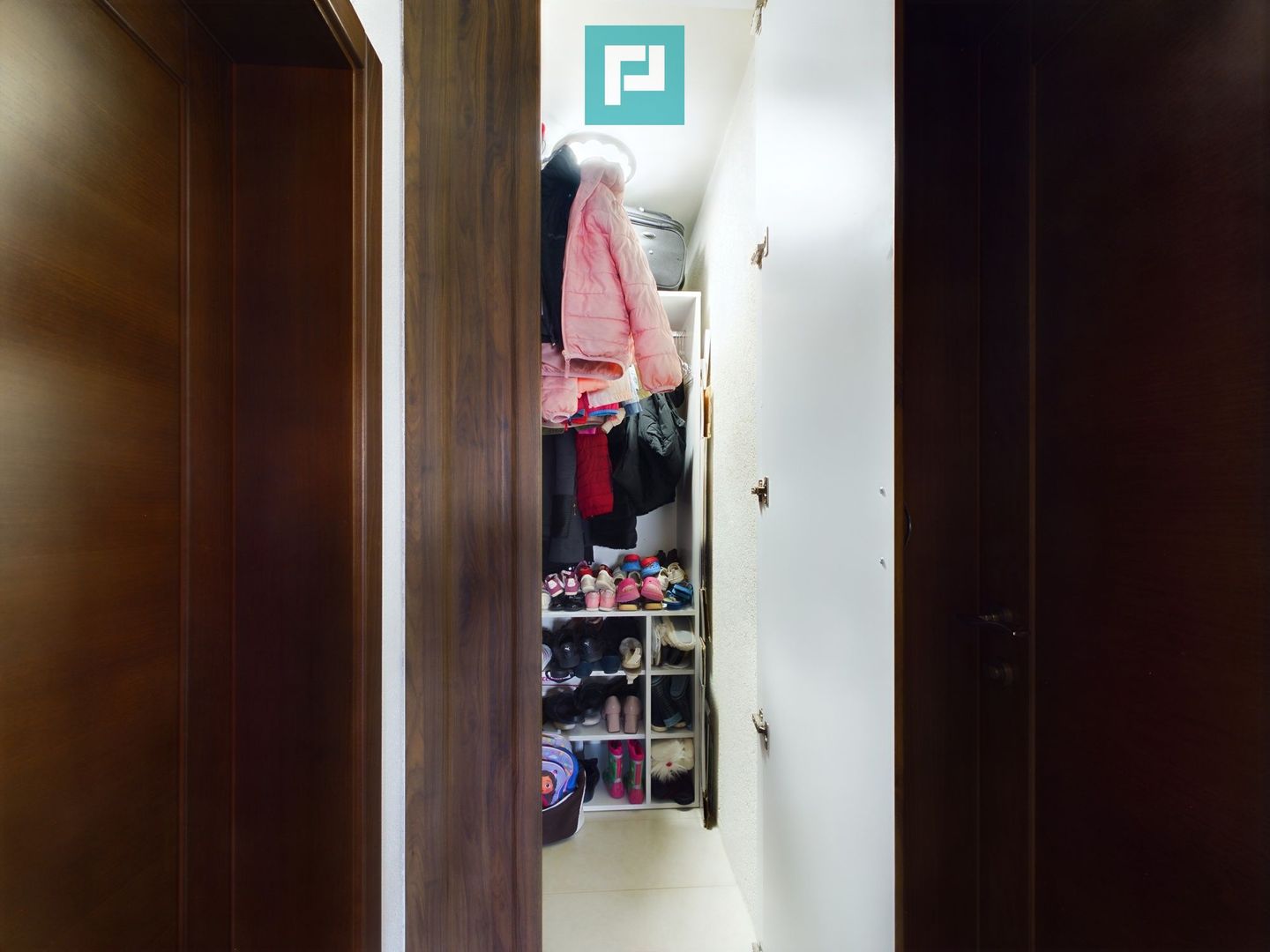 Vilă cu mansardă în Bujac - Poză 9