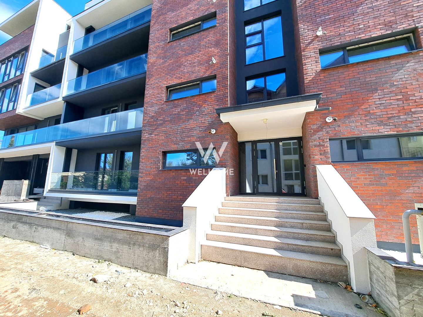 Apartament 3 camere, garaj si boxa - Sibiu central - Poză 1