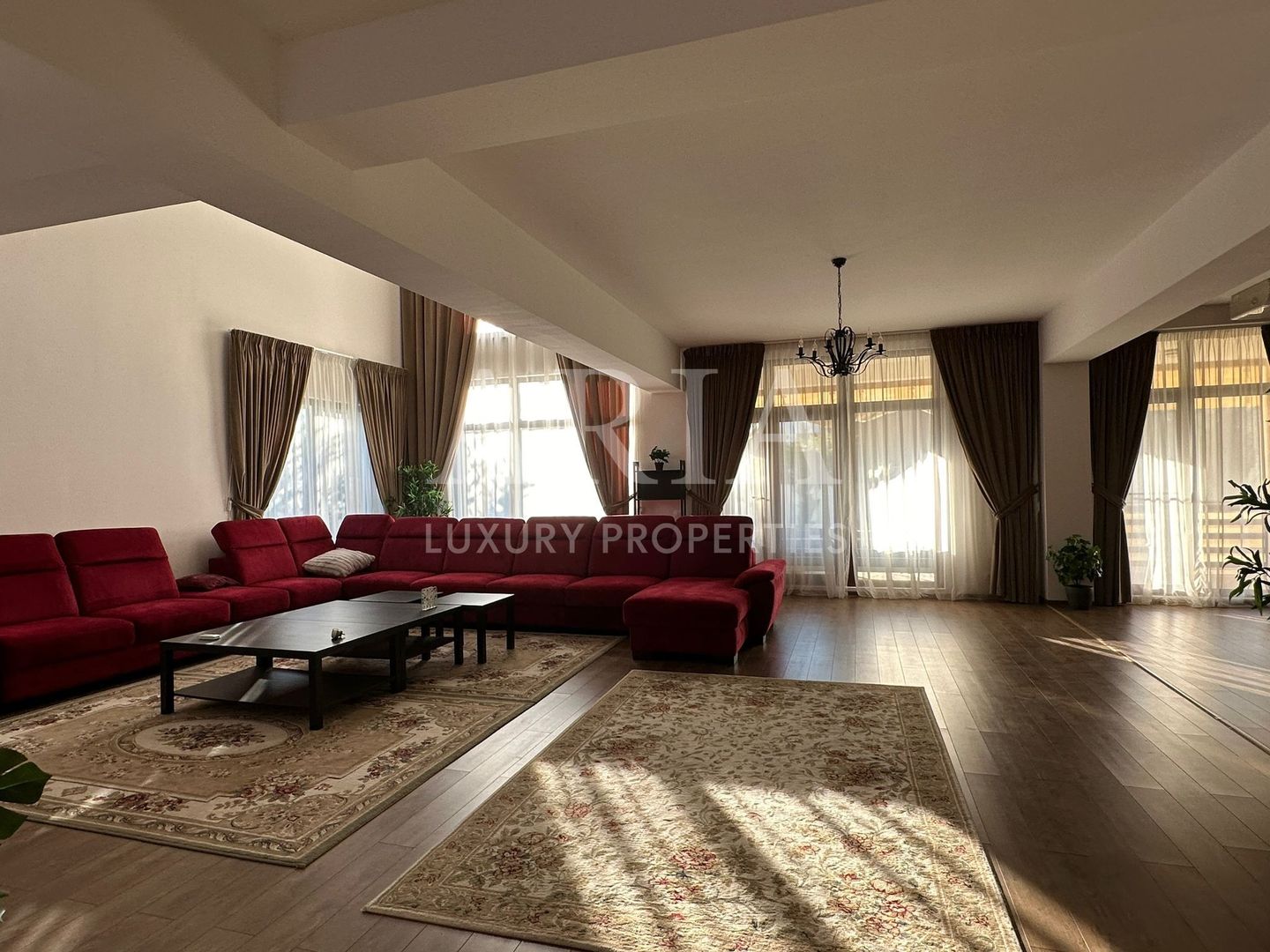GRAND VILLA  PIPERA EROU IANCU NICOLAE - Poză 4