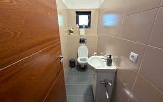Spatiu comercial/birouri, zona buna, circulata, cladire moderna - Poză 10