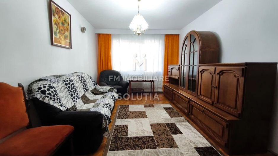De închiriat apartament cu 3 camere - etaj 1- bd-ul Decebal - Poză 1