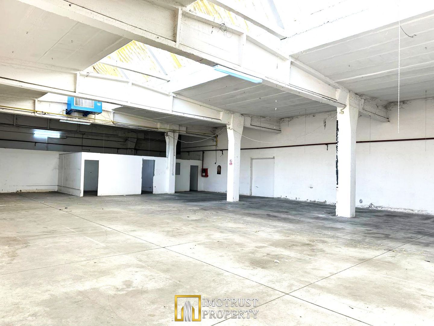 Hala industriala de inchiriat – 417 mp – zona centrala Arad - Poză 4