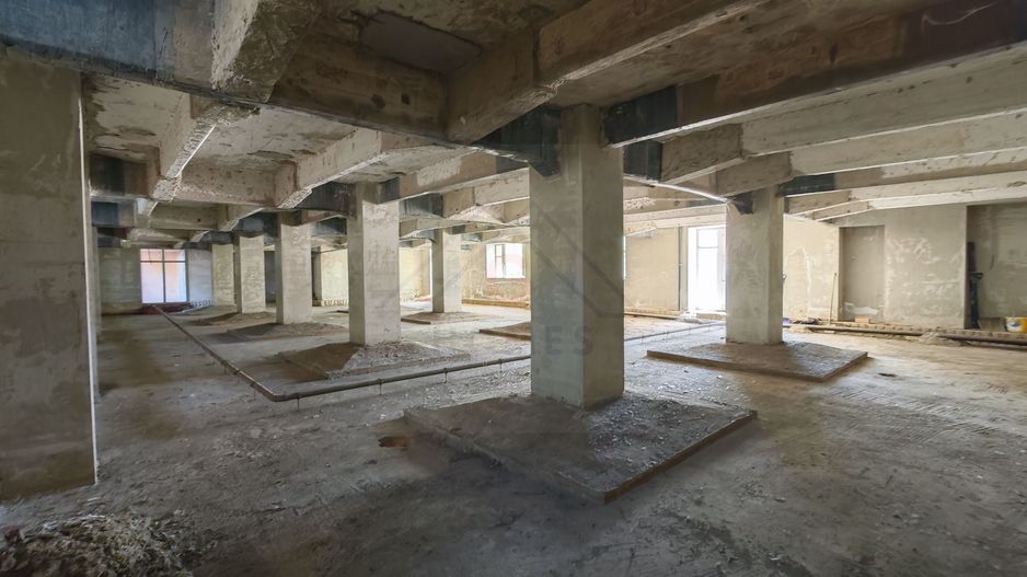 SAD 381 mp utili,  Complex Studentesc, vizibilitate excelenta. - Poză 3