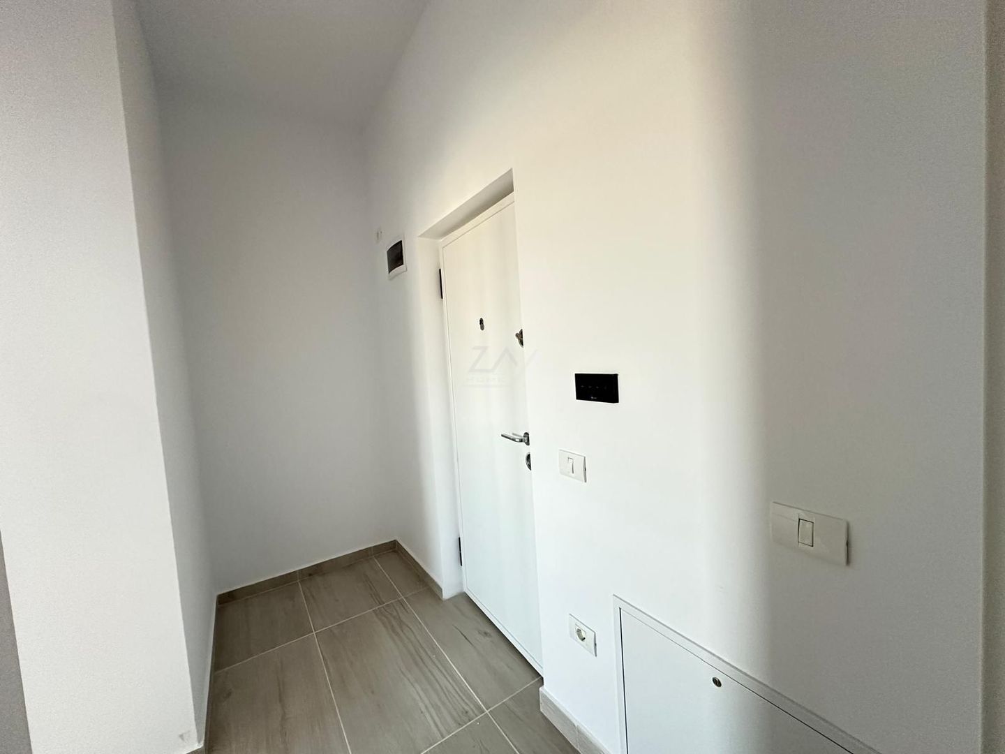 Etaj intermediar. Bloc finalizat. Loc de parcare. - Poză 8