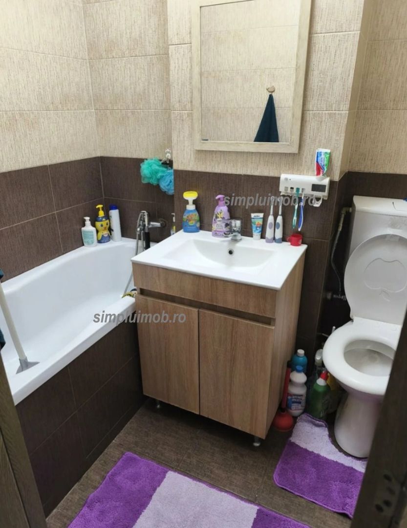 Decomandat renovat 2 camere sector 4 Resita - Poză 5