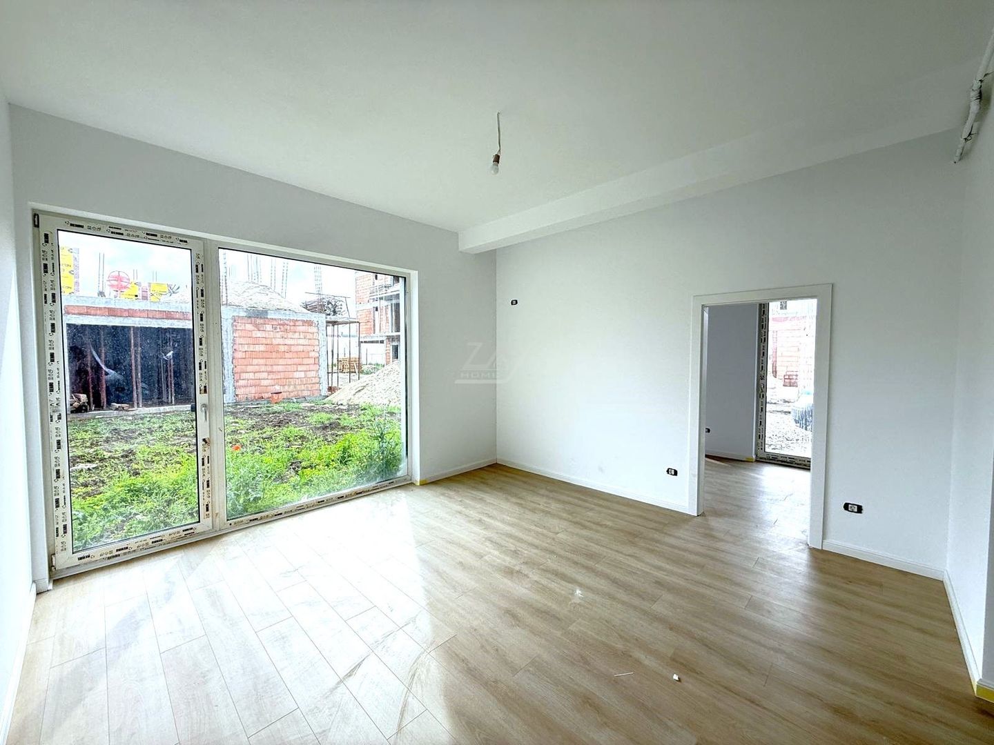 Bloc finalizat. Finisaje superioare. Loc de parcare. - Poză 2