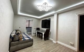 De vanzare apartament cu 3 camere, zona Piata Mare. - Poză 1