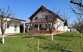 Case cu 7 camere, curte proprie + spălătorie, în Sighetu Marmației - Poză 27