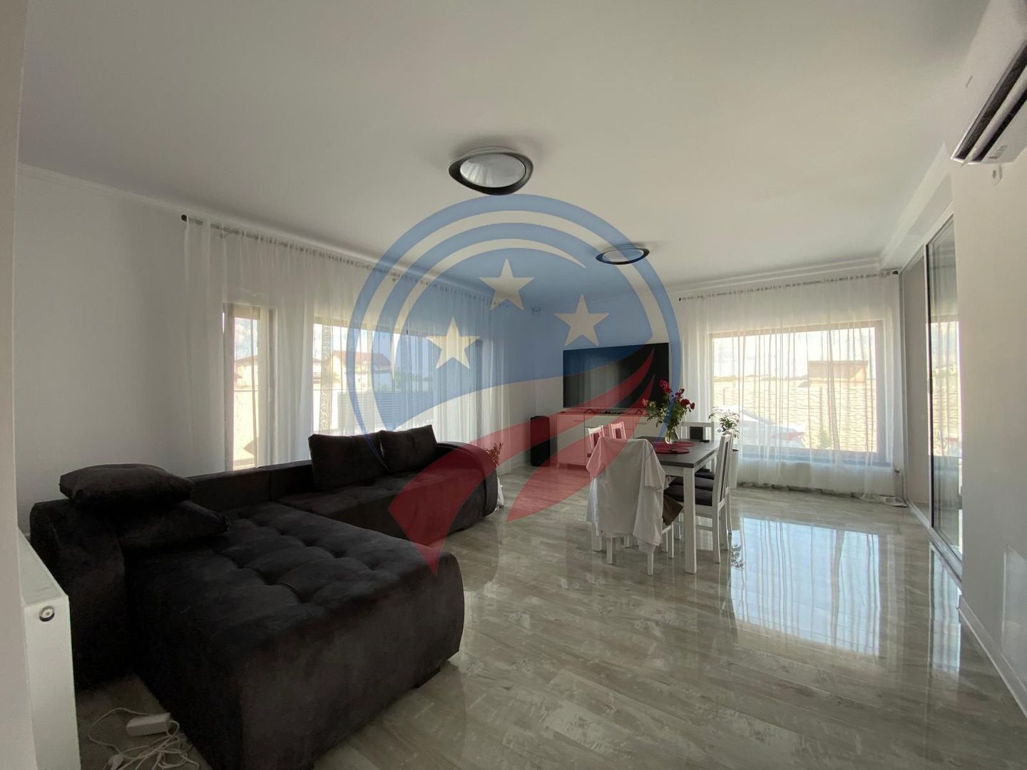 CASA DEOSEBITA ZONA SELGROS COMPLET MOBILATA - Poză 2