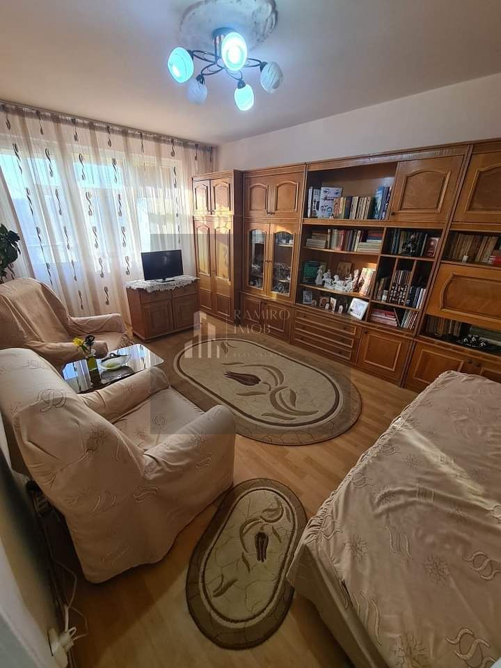Apartament 4 camere Otopeni - Poză 1