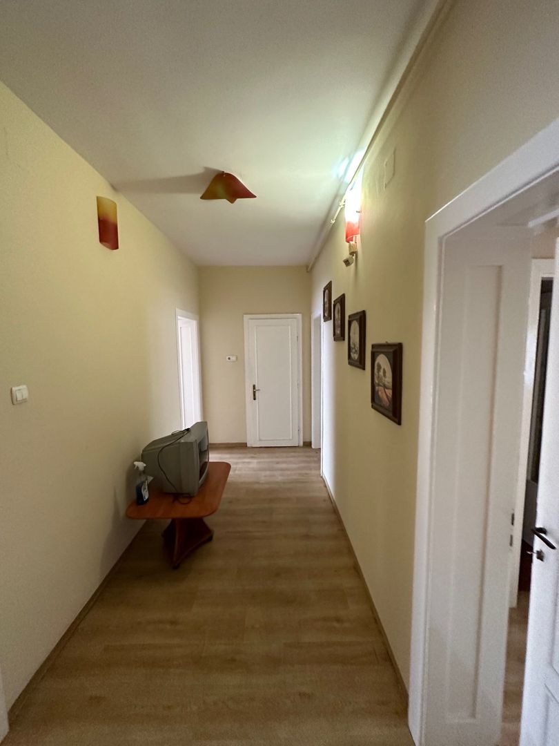 Apartament spatios 150 mp - Poză 19