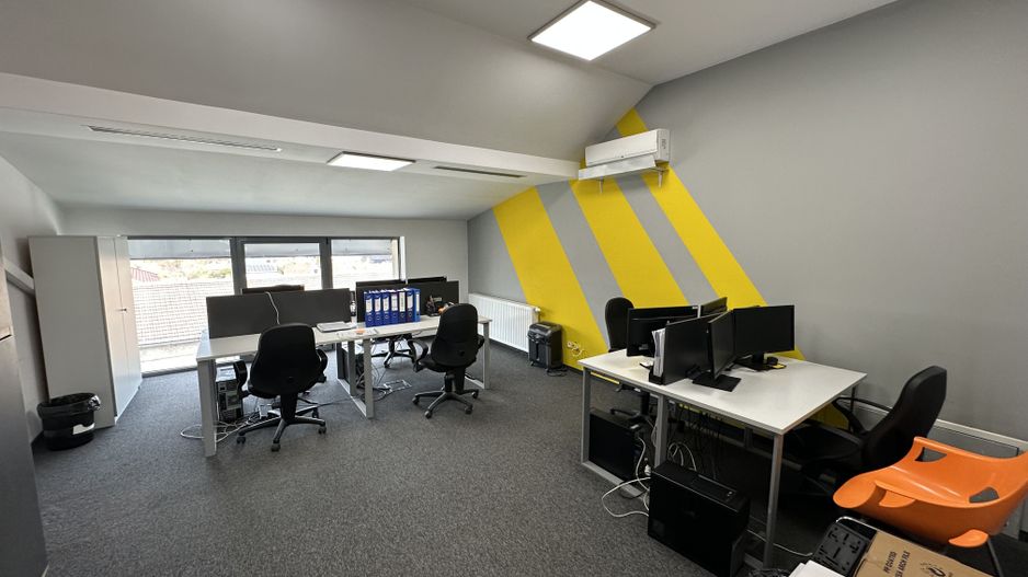 Spațiu  inchiriat   birouri   316 mp - Poză 9