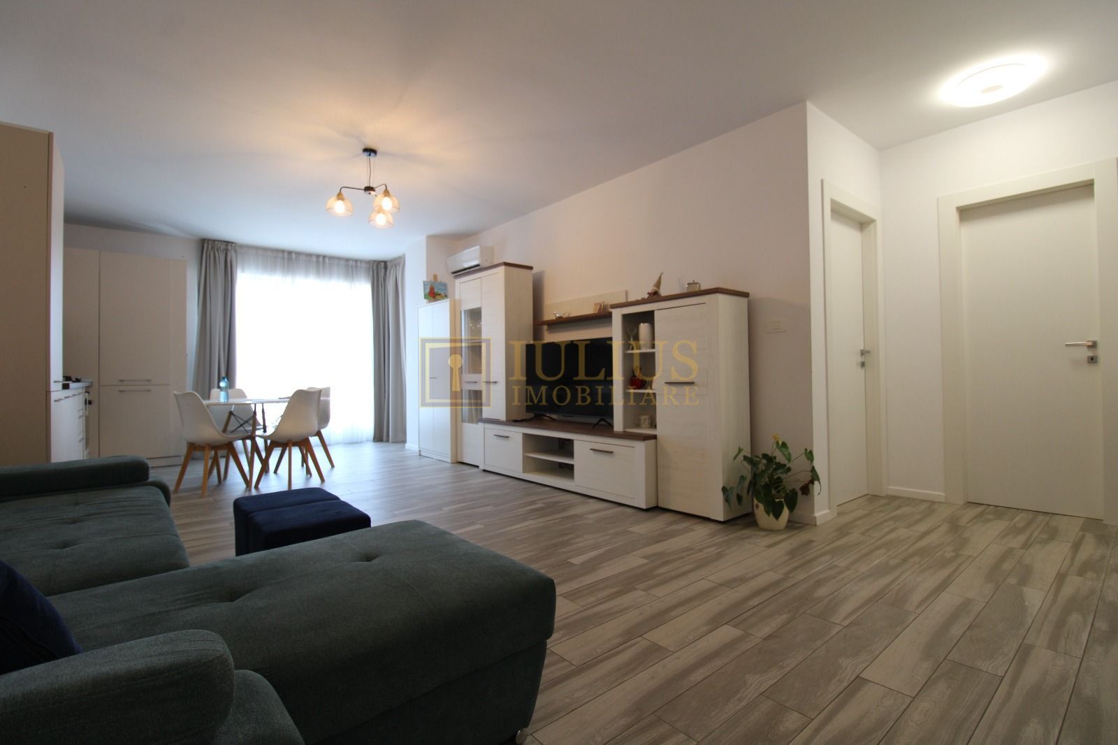 Modern amenajat, zona de nord - Campeador. - Poză 10