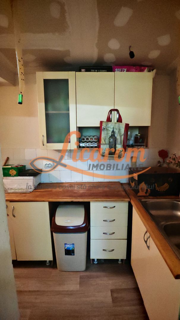 CASA SASEASCA comuna VULCAN,zona foarte buna,teren 3000 mp - Poză 6