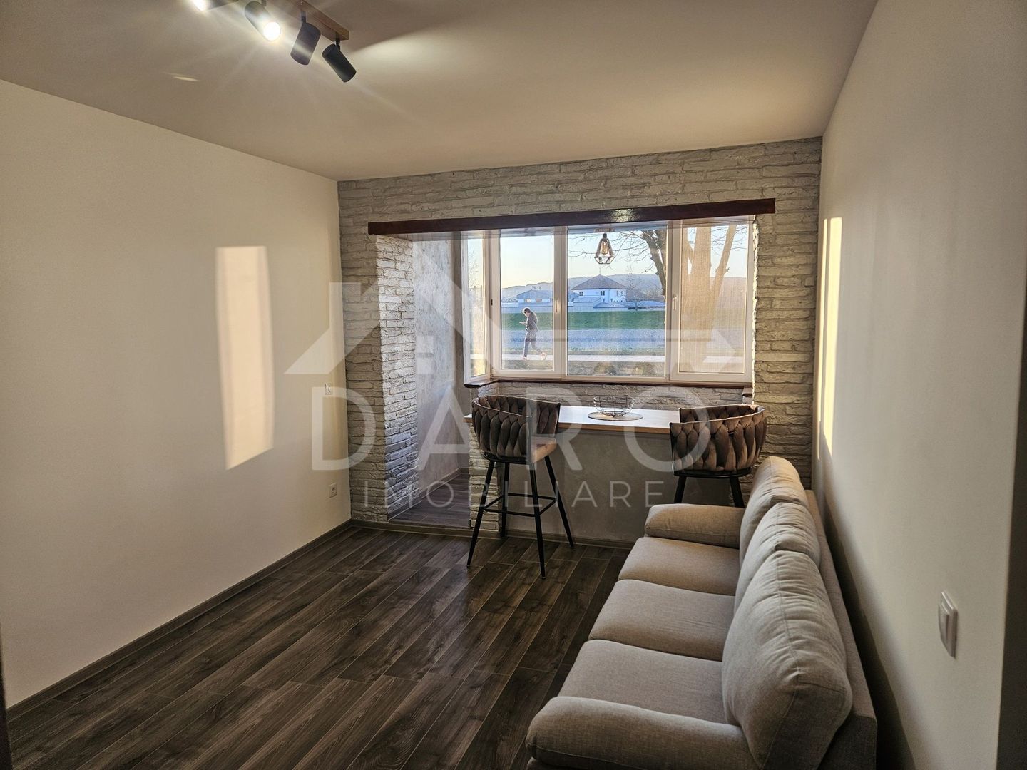 Apartament de vanzare 2 camere Aleea carpati etaj 1 - Poză 1